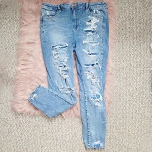 American Eagle Jeans Plus Size 18 Medium Wash distressed